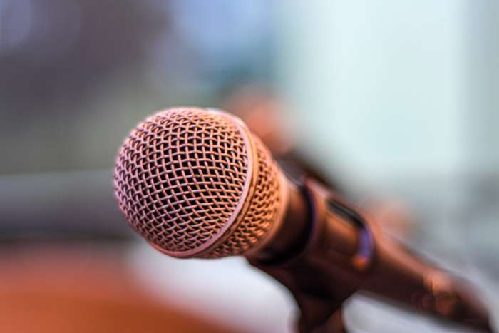 8 Contoh Pidato Persuasif Singkat dan Menarik