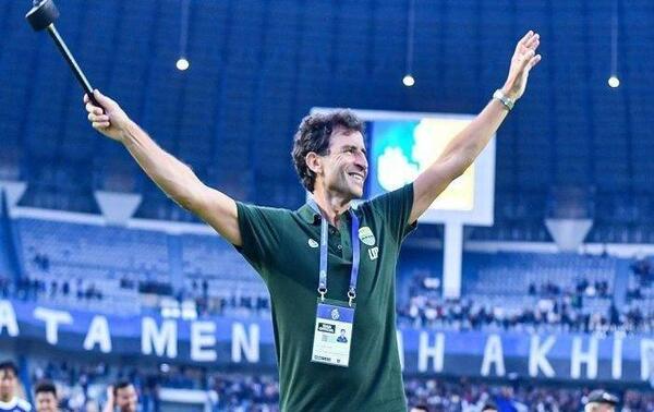 Luis Milla Pelatih Liga 1 yang Hengkang Pertama
