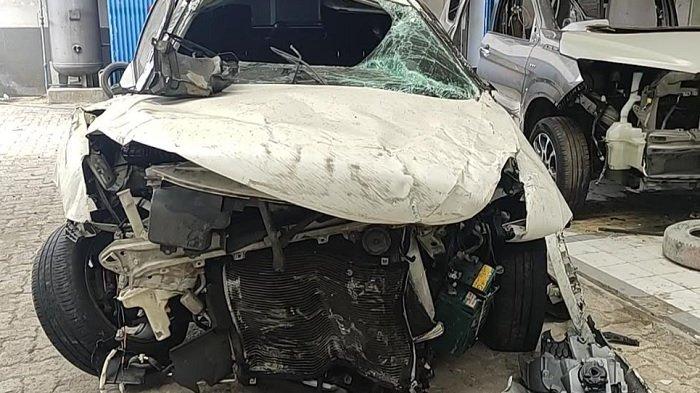 Penampakan Mobil Rendy Kjarnett Usai Kecelakaan