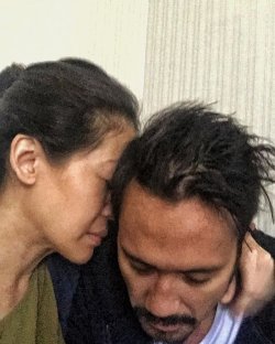 Tora Sudiro Tegar Melihat Pemakaman Sang Ibunda