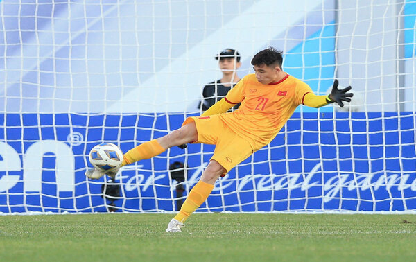 Kiper Terbaik: Quan Van Chuan